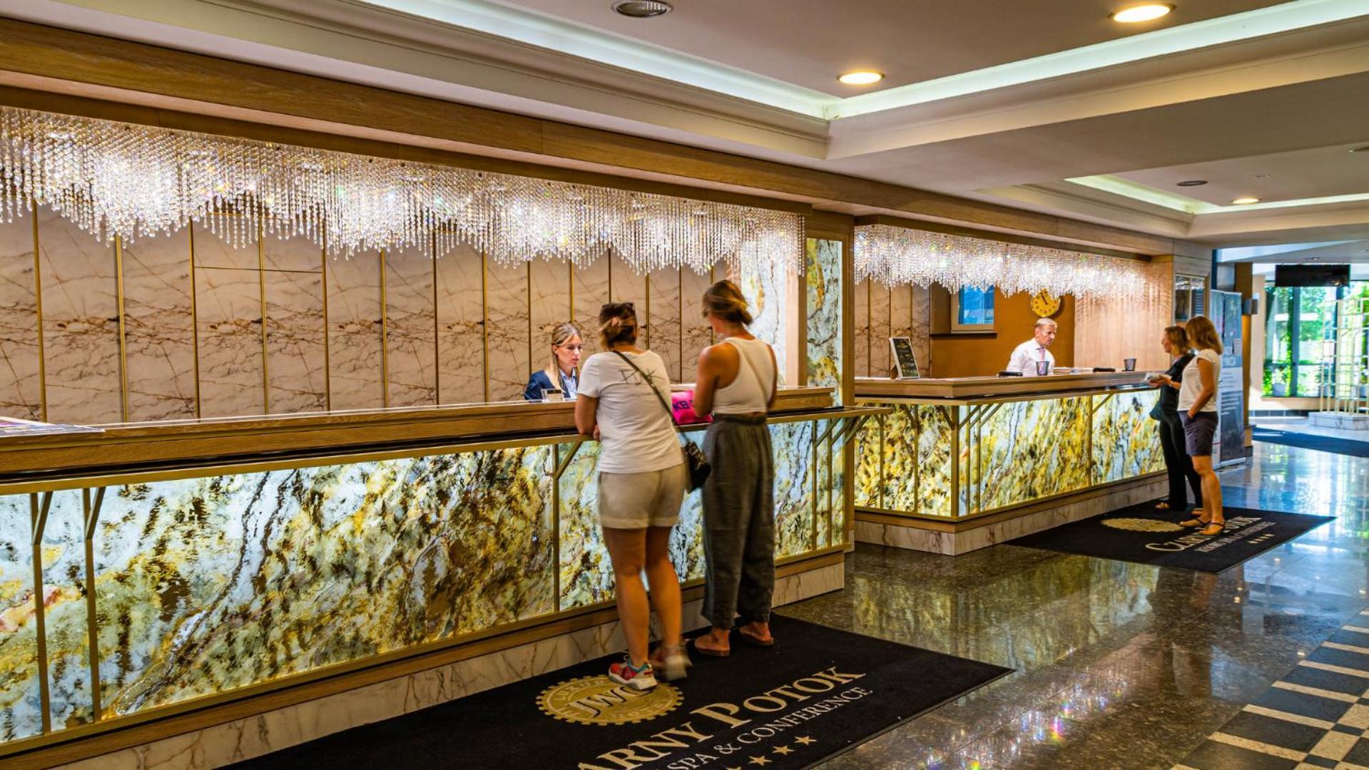 黑色溪流spa度假会议酒店 克雷尼察 外观 照片