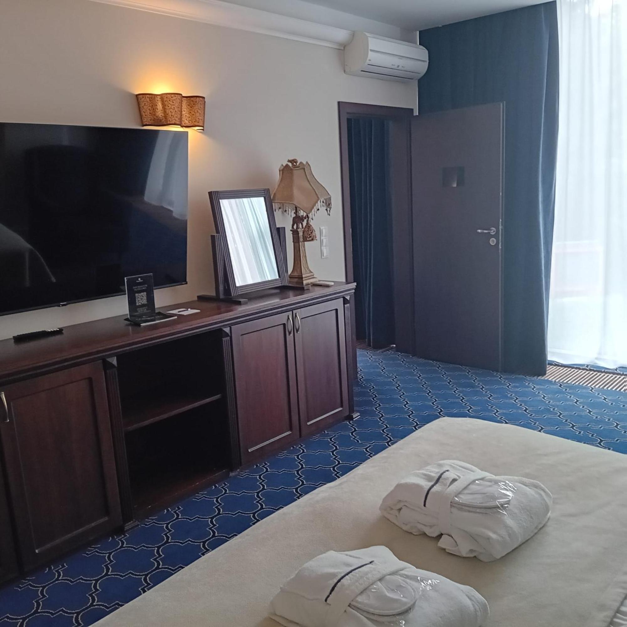 黑色溪流spa度假会议酒店 克雷尼察 外观 照片